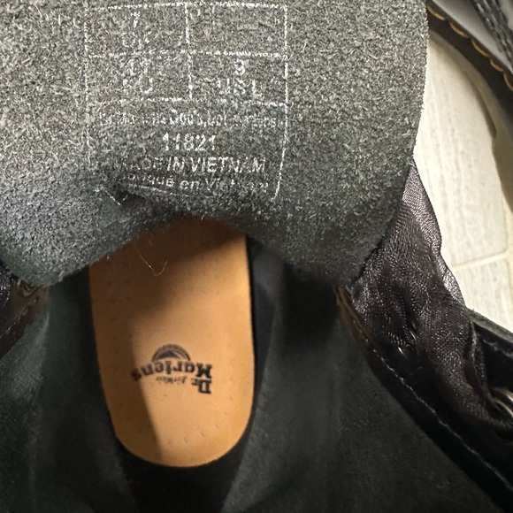 Dr Martens boots size 9 - Picture 4 of 8